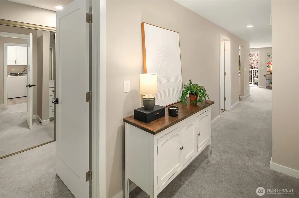 206 Mountain Park Boulevard SW #D203 Issaquah, WA 98027