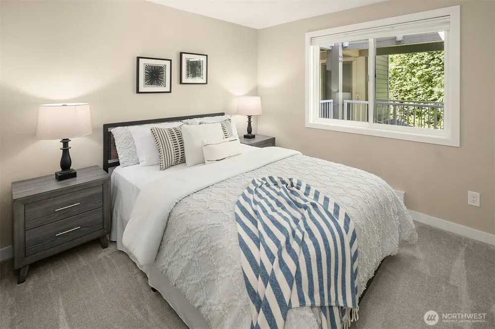 206 Mountain Park Boulevard SW #D203 Issaquah, WA 98027