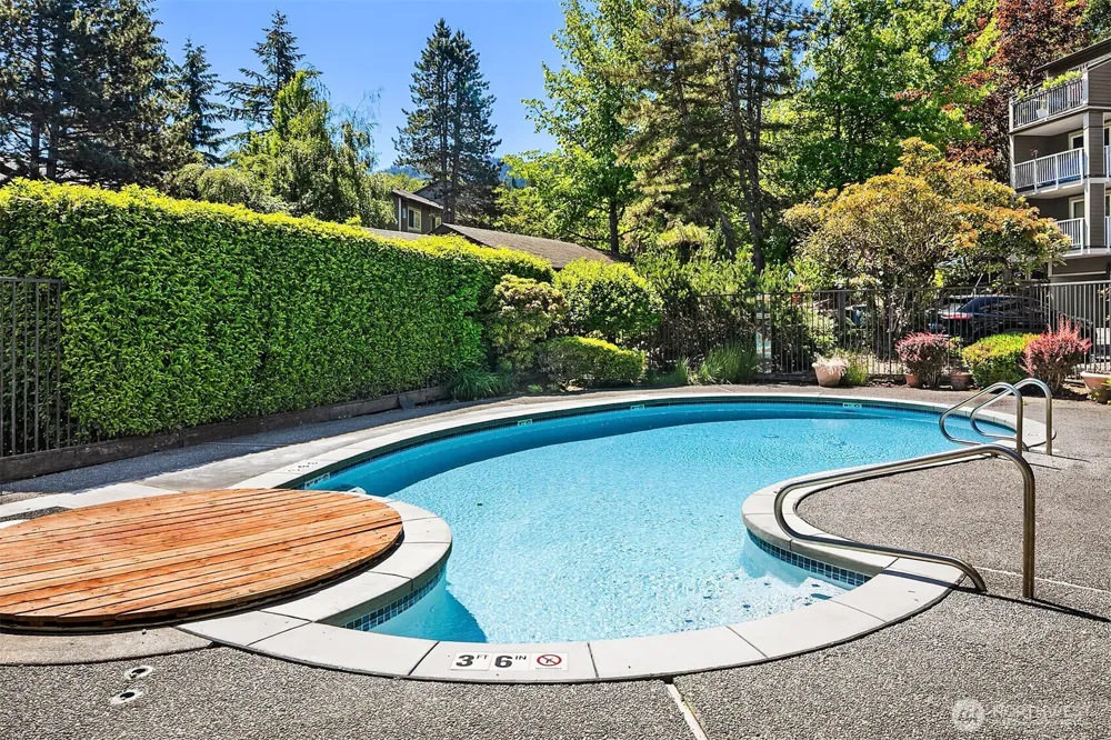 206 Mountain Park Boulevard SW #D203 Issaquah, WA 98027