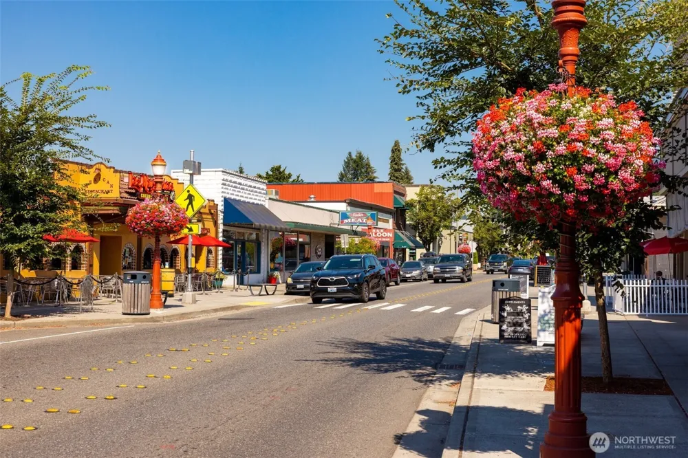 206 Mountain Park Boulevard SW #D203 Issaquah, WA 98027