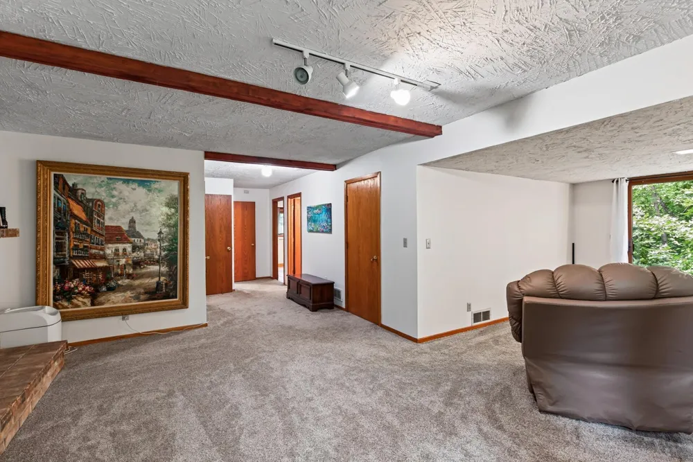 5595 Wedgewood Drive Shorewood, MN 55331