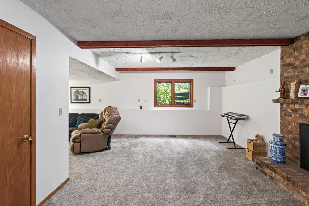 5595 Wedgewood Drive Shorewood, MN 55331