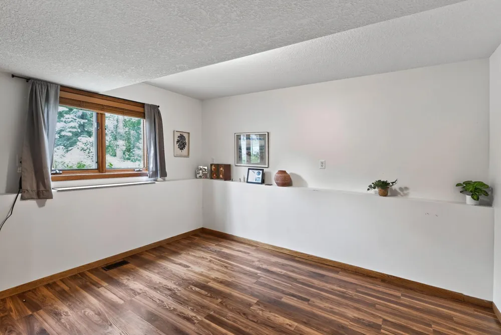 5595 Wedgewood Drive Shorewood, MN 55331