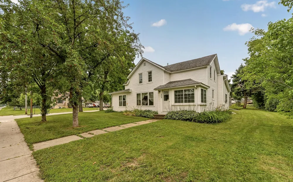309 E Main Street Dodge Center, MN 55927