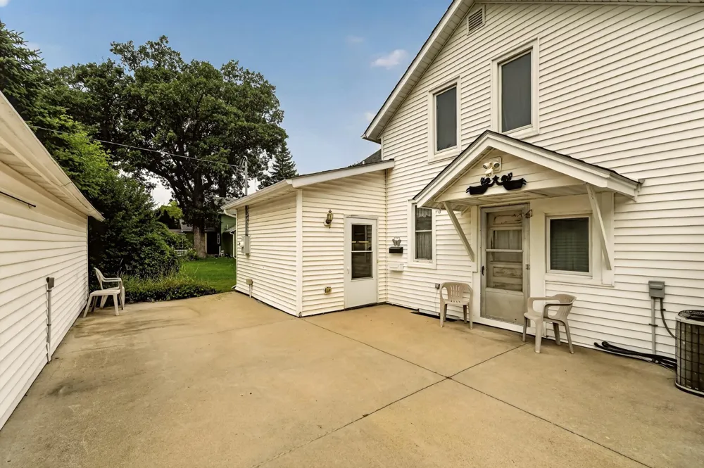 309 E Main Street Dodge Center, MN 55927