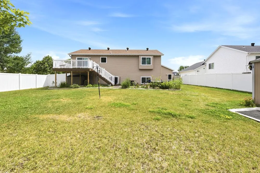 1502 Baywood Drive West Fargo, ND 58078
