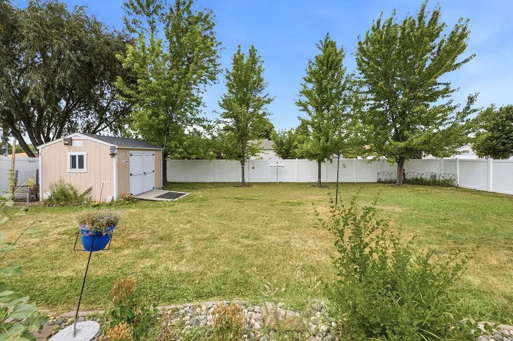 1502 Baywood Drive West Fargo, ND 58078