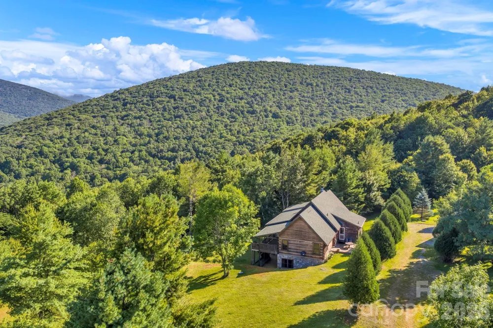 525 Schoolhouse Ridge Boone, NC 28607