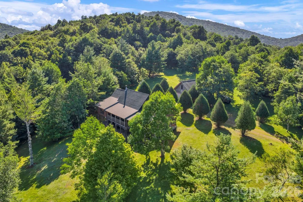 525 Schoolhouse Ridge Boone, NC 28607