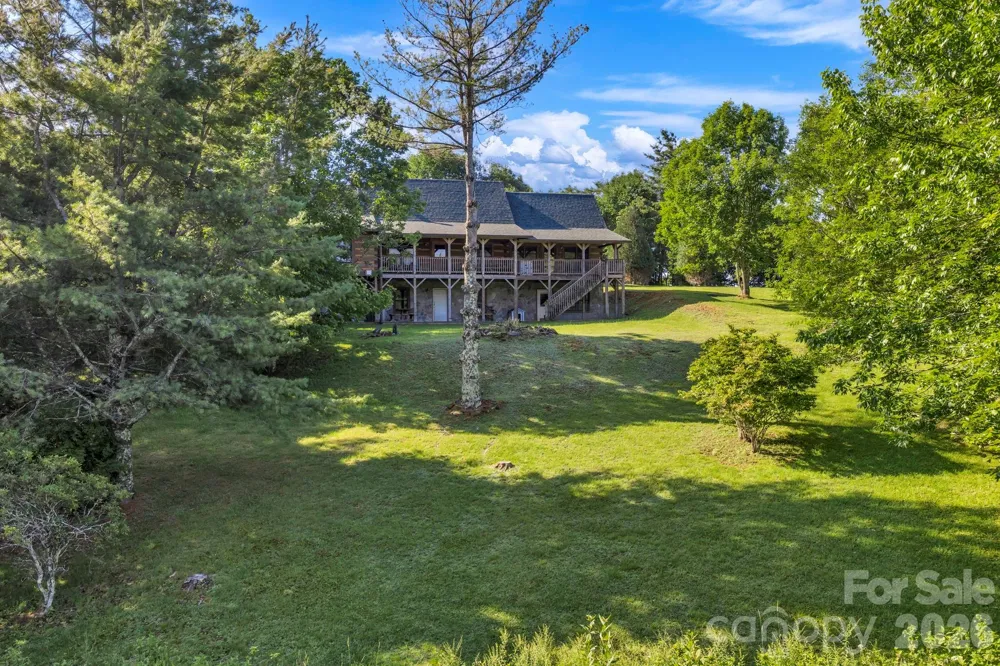 525 Schoolhouse Ridge Boone, NC 28607