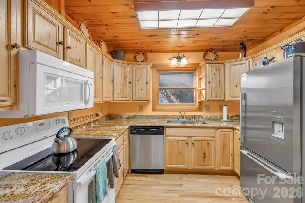 525 Schoolhouse Ridge Boone, NC 28607