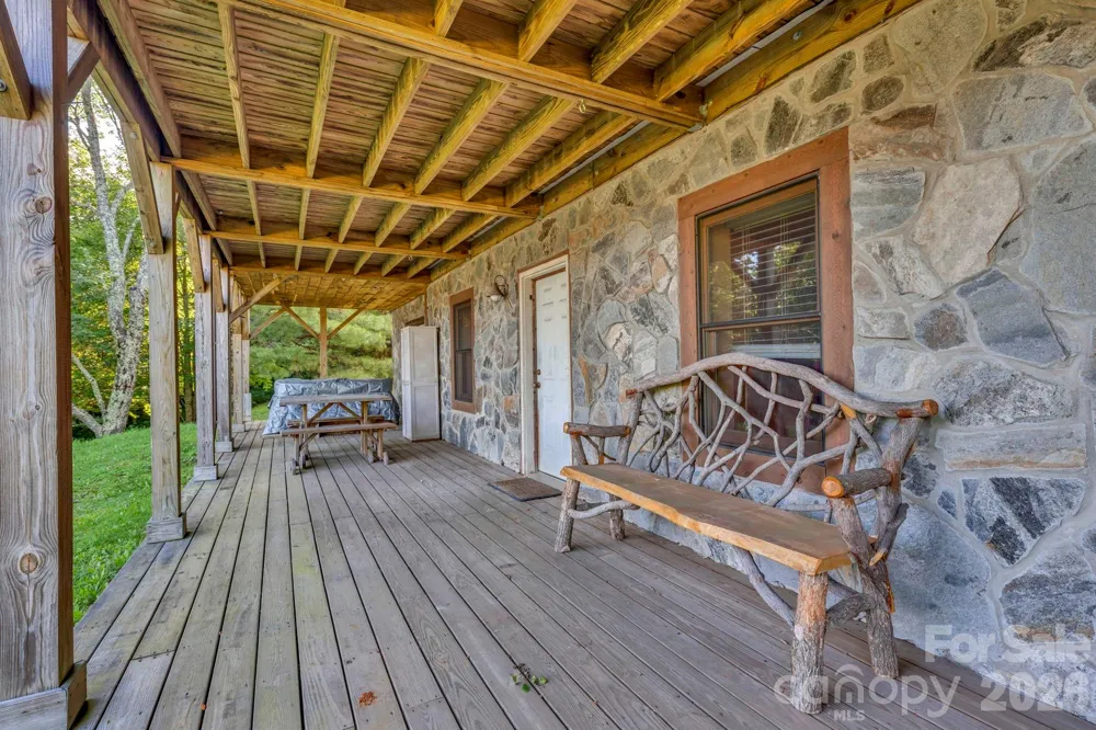 525 Schoolhouse Ridge Boone, NC 28607