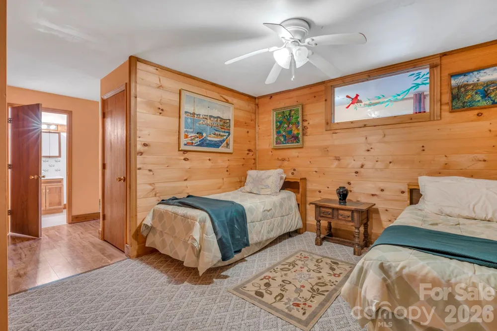 525 Schoolhouse Ridge Boone, NC 28607
