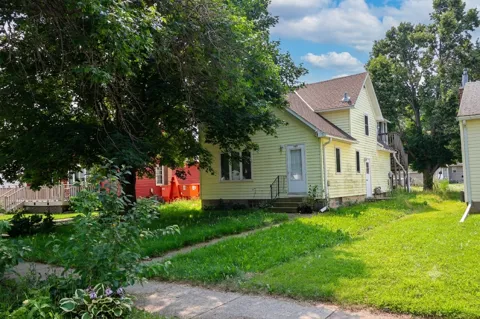 117 4th Street S