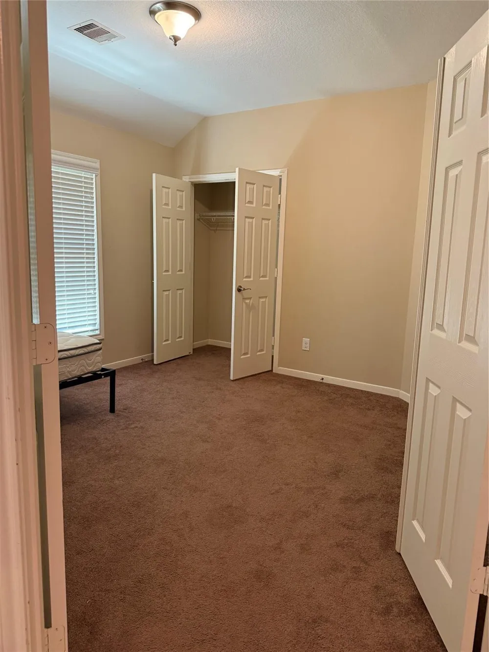 69 Hill Avenue Shepherd, TX 77371