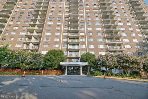 2059 HUNTINGTON AVENUE #1106