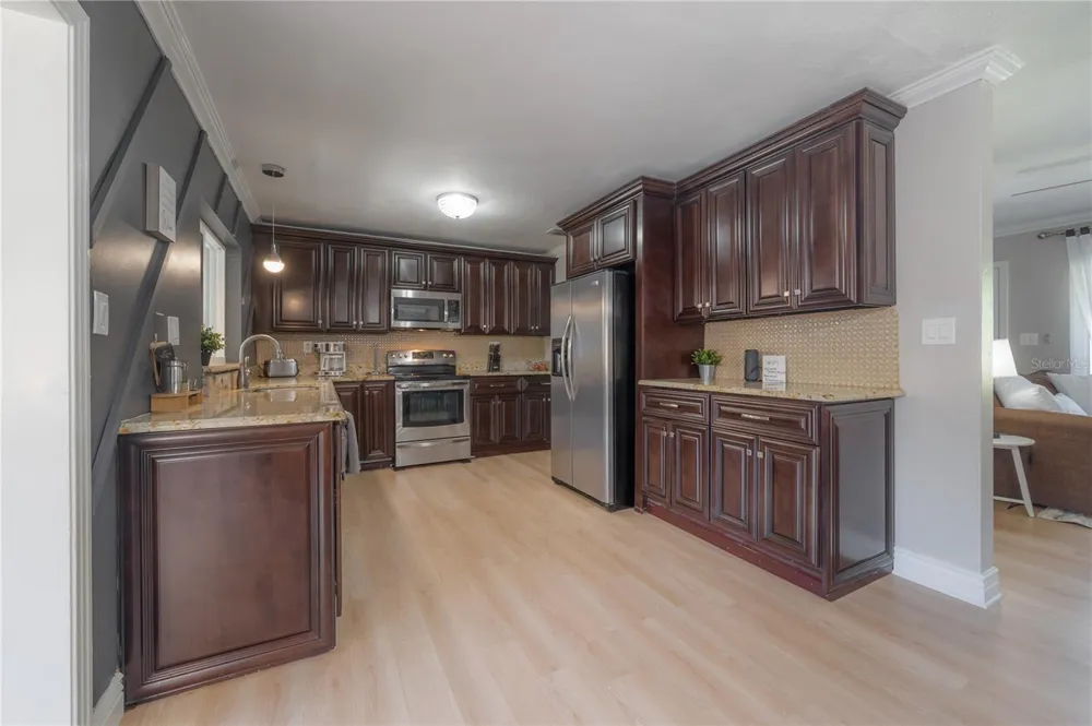 2916 W COLLINS STREET Tampa, FL 33607