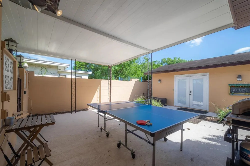 2916 W COLLINS STREET Tampa, FL 33607