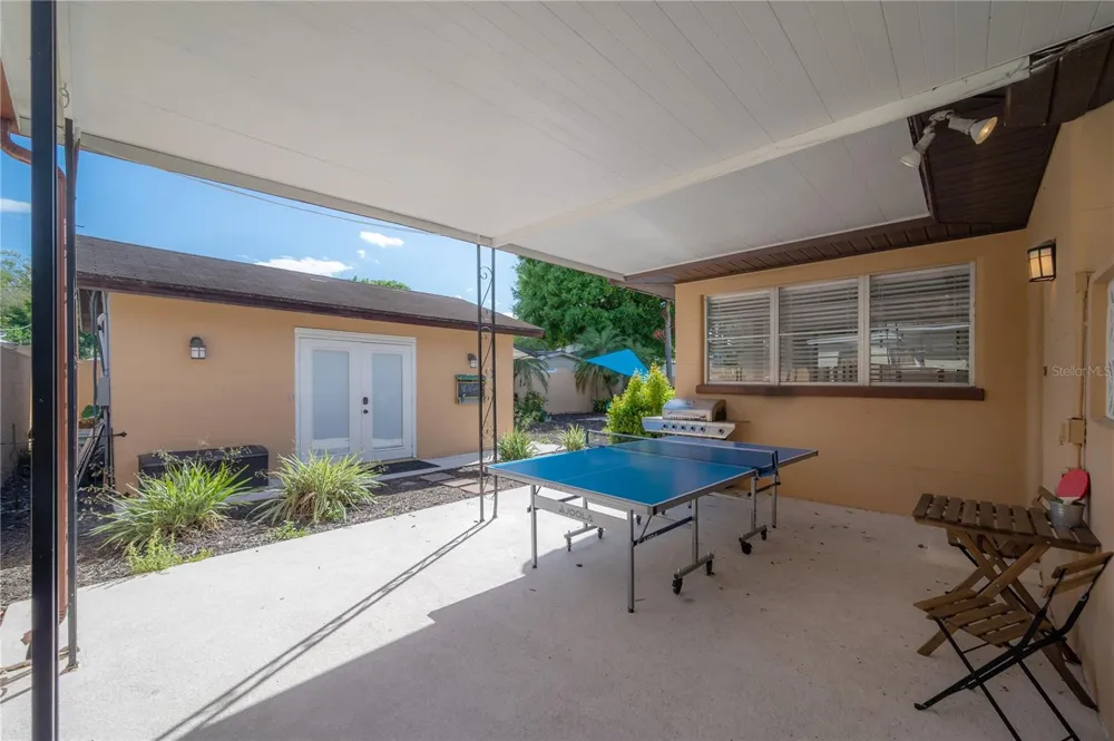 2916 W COLLINS STREET Tampa, FL 33607