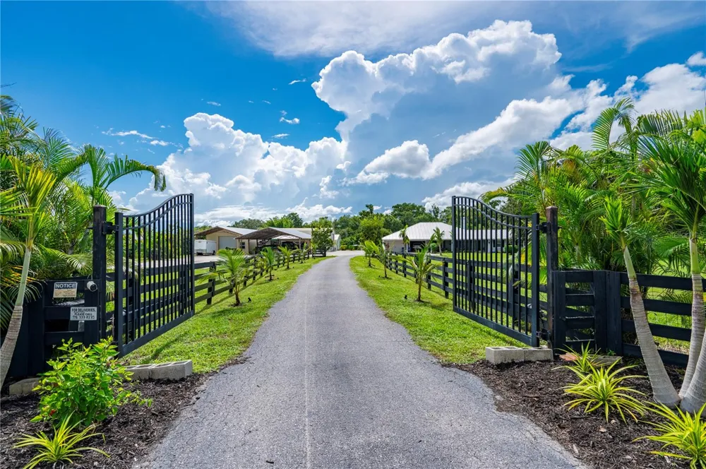 10789 SW CYPRESS BEND AVENUE Arcadia, FL 34269