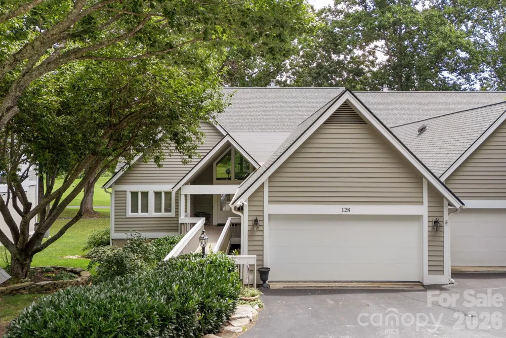 128 Overlook Drive Flat Rock, NC 28731