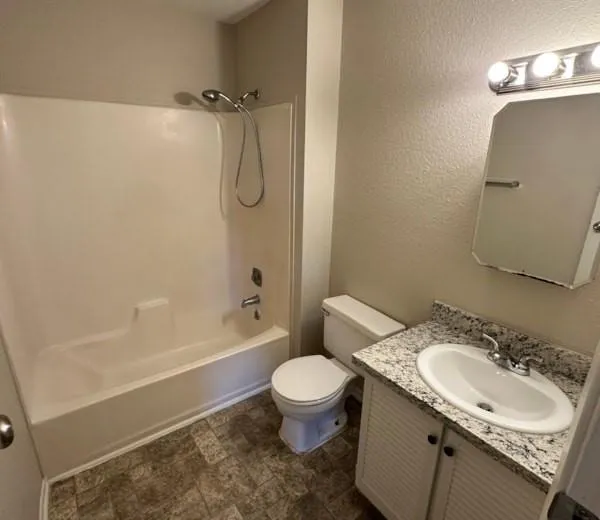 801 Avenue M #24 Bay City, TX 77414