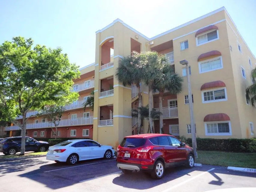 4723 LUCERNE LAKES BOULEVARD E #633 Lake Worth, FL 33467