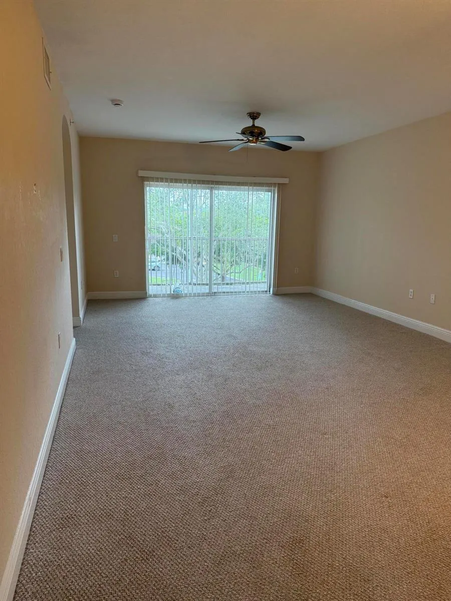 4723 LUCERNE LAKES BOULEVARD E #633 Lake Worth, FL 33467