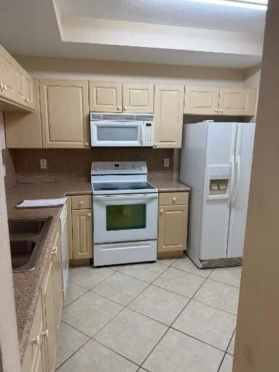 4723 LUCERNE LAKES BOULEVARD E #633 Lake Worth, FL 33467