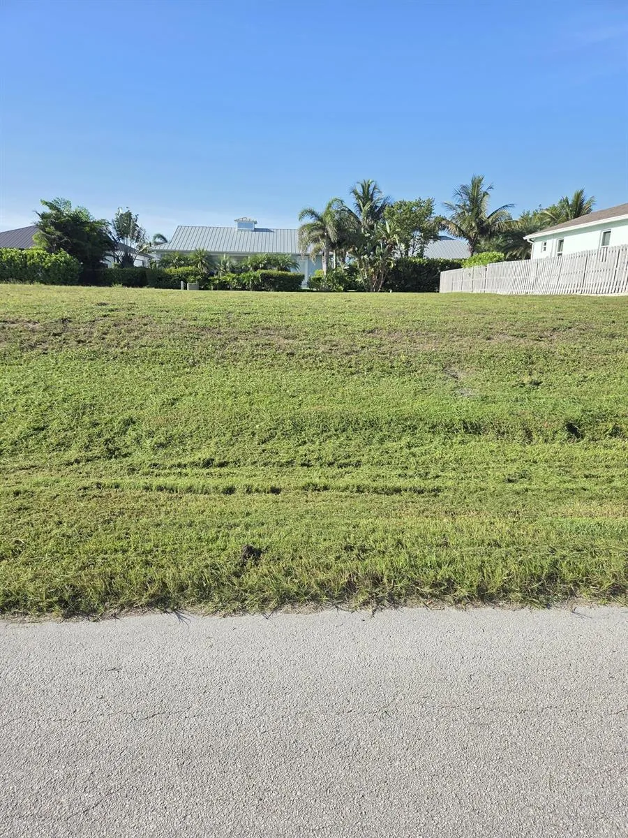 1711 Porpoise Avenue Fort Pierce, FL 34949