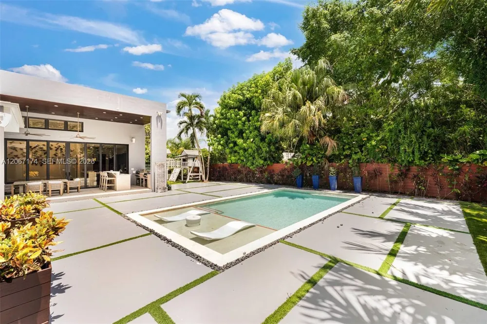 15315 SW 84th Avenue Palmetto Bay, FL 33157