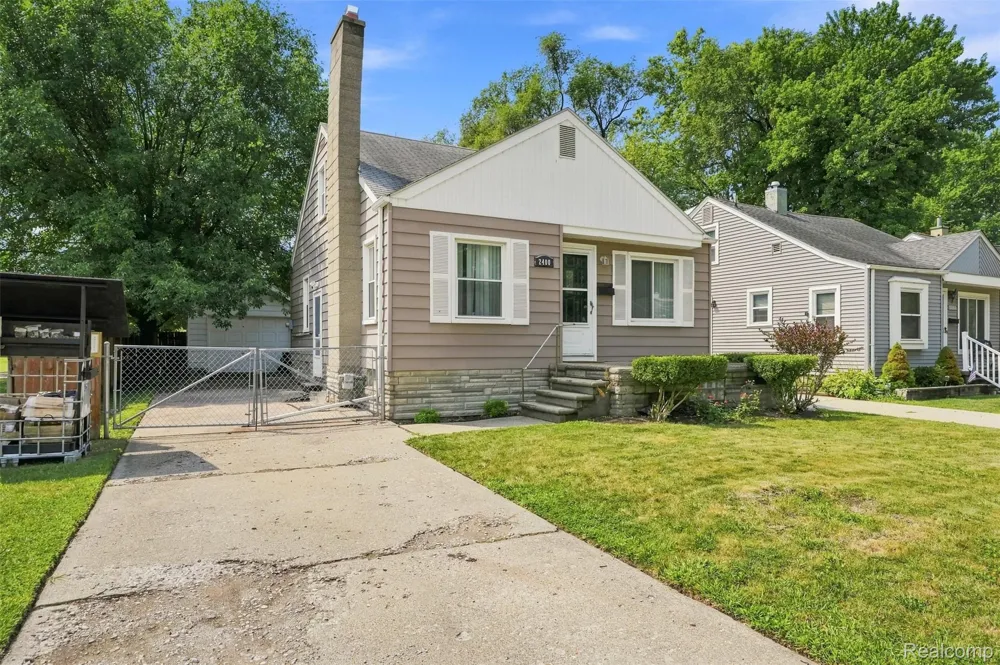 2400 Guthrie Avenue Royal Oak City, MI 48067