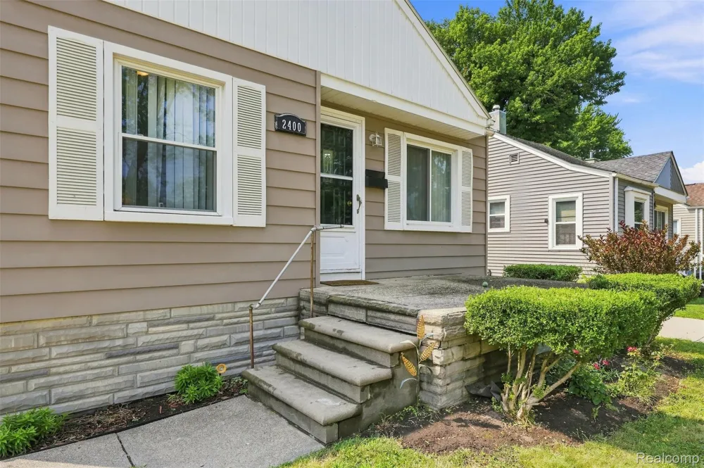 2400 Guthrie Avenue Royal Oak City, MI 48067