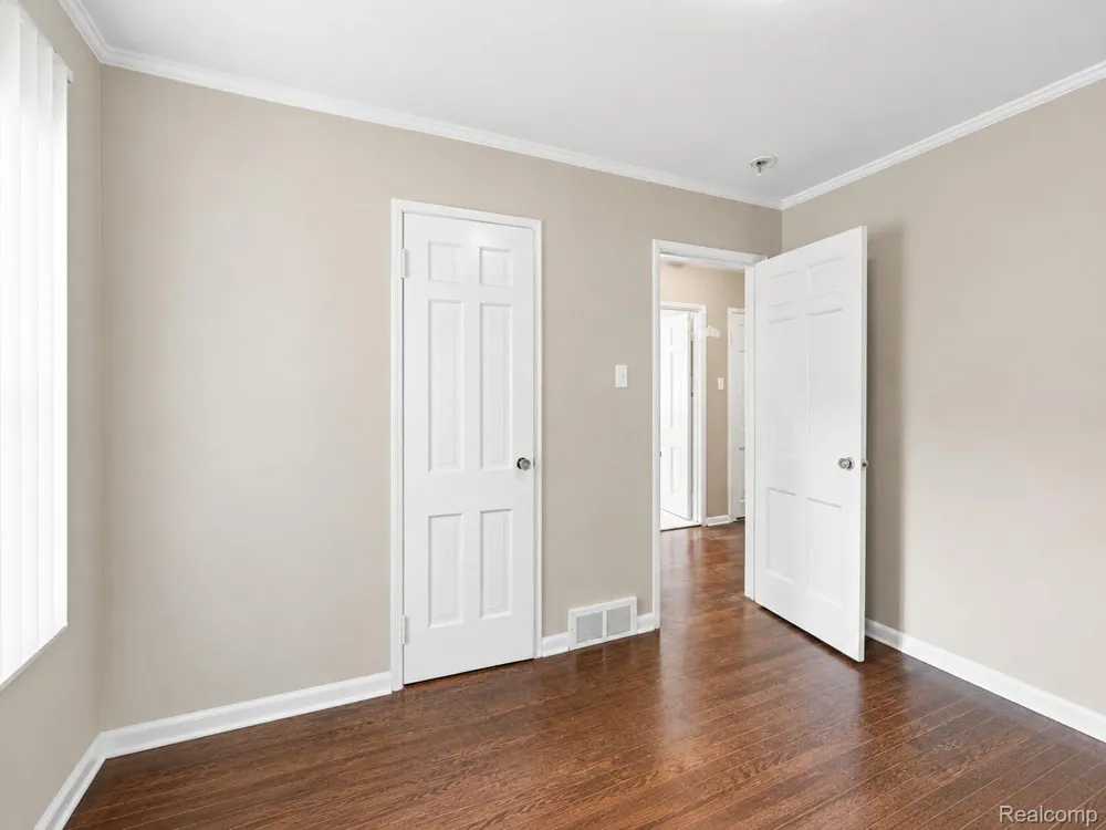 2400 Guthrie Avenue Royal Oak City, MI 48067