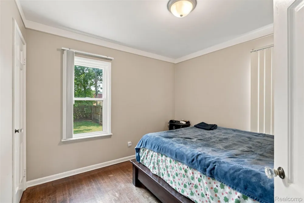 2400 Guthrie Avenue Royal Oak City, MI 48067