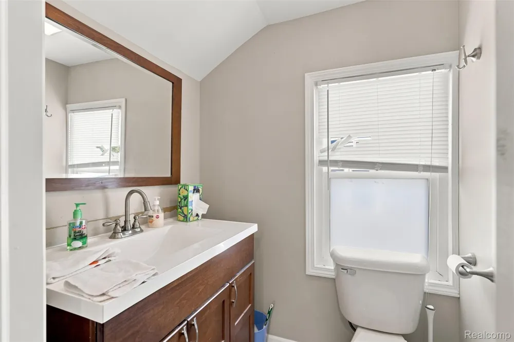 2400 Guthrie Avenue Royal Oak City, MI 48067