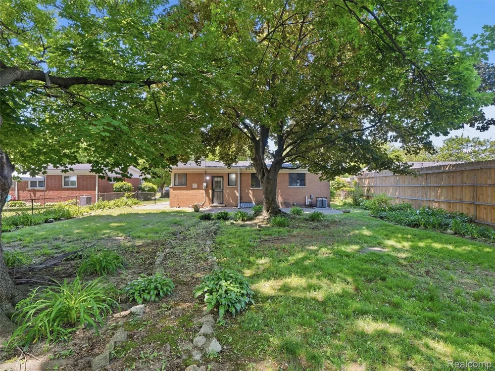 19178 Beaverland Street Detroit City, MI 48219