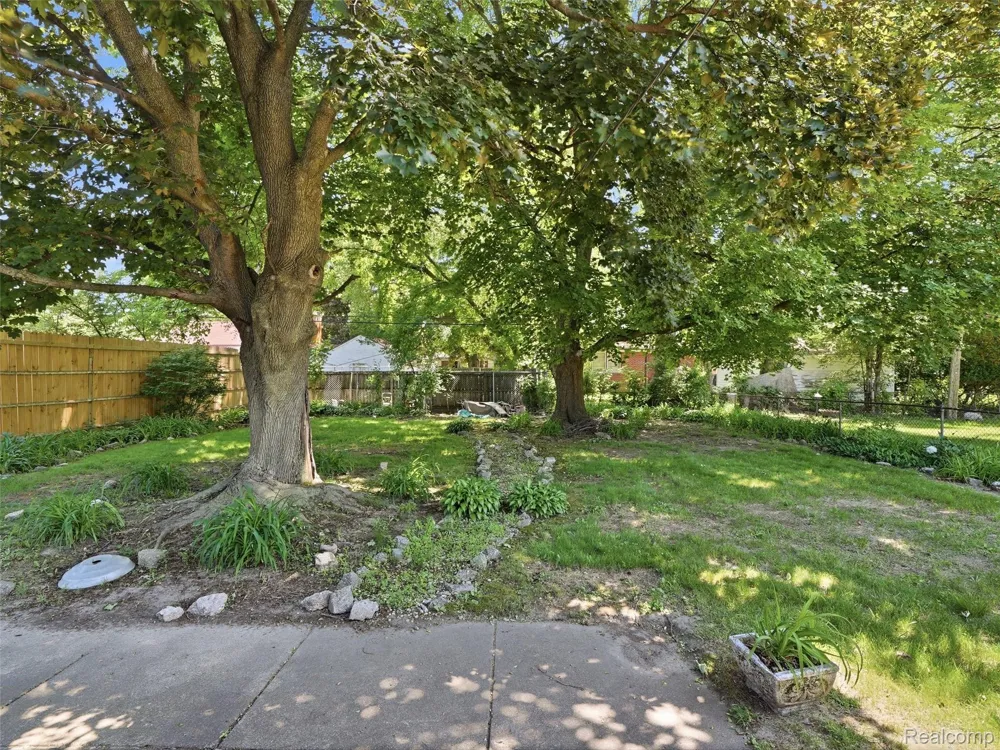 19178 Beaverland Street Detroit City, MI 48219