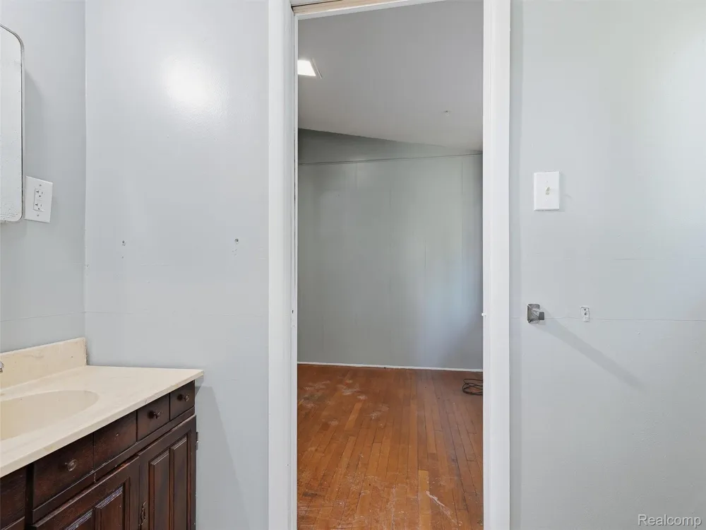 19178 Beaverland Street Detroit City, MI 48219