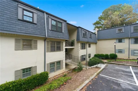 73 Montre Square NW