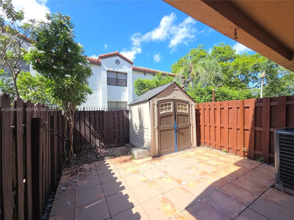 12025 S Las Palmas Dr #12025 Pembroke Pines, FL 33025
