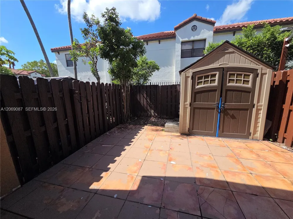 12025 S Las Palmas Dr #12025 Pembroke Pines, FL 33025