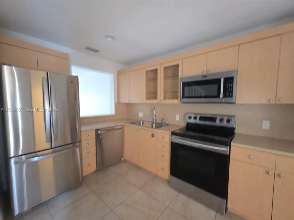 12025 S Las Palmas Dr #12025 Pembroke Pines, FL 33025