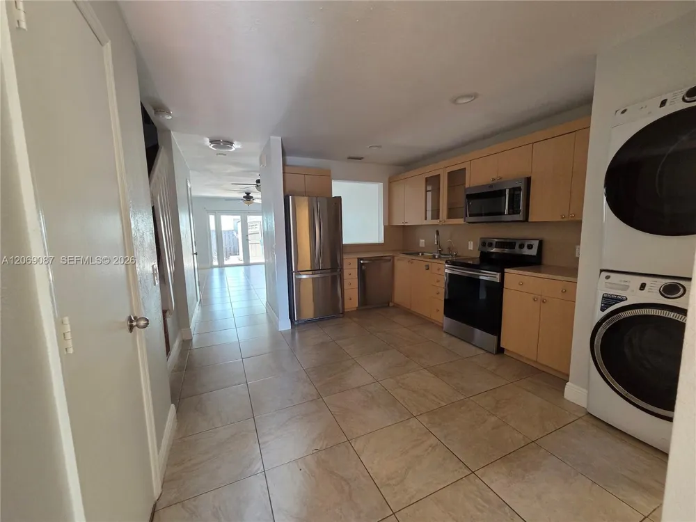 12025 S Las Palmas Dr #12025 Pembroke Pines, FL 33025