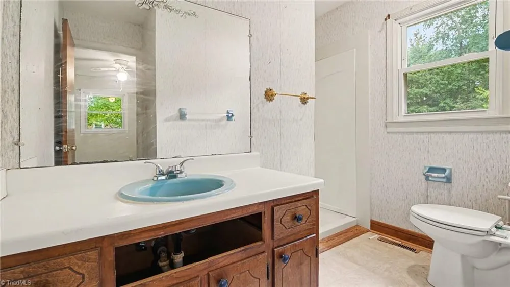 132 Cedarwood Drive Eden, NC 27288