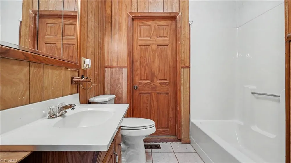 132 Cedarwood Drive Eden, NC 27288