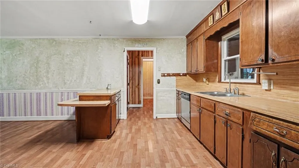 132 Cedarwood Drive Eden, NC 27288