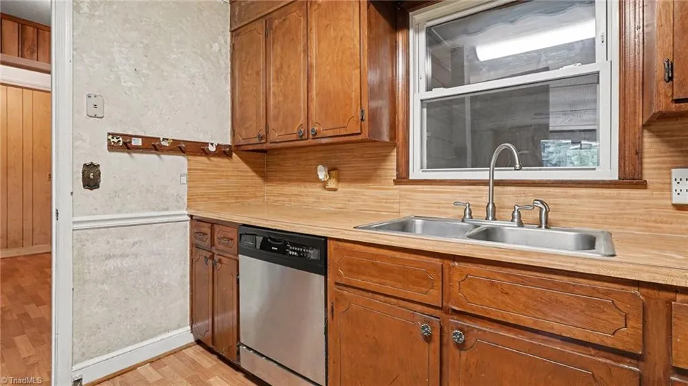 132 Cedarwood Drive Eden, NC 27288