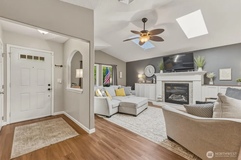 527 26th Avenue Longview, WA 98632