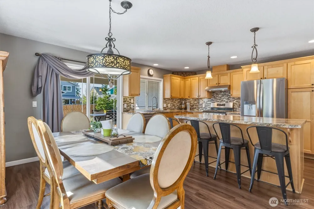 527 26th Avenue Longview, WA 98632